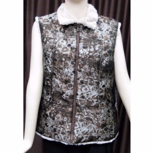 Reversible Faux Fur Rosette Pattern Vest - Picture 1 of 5